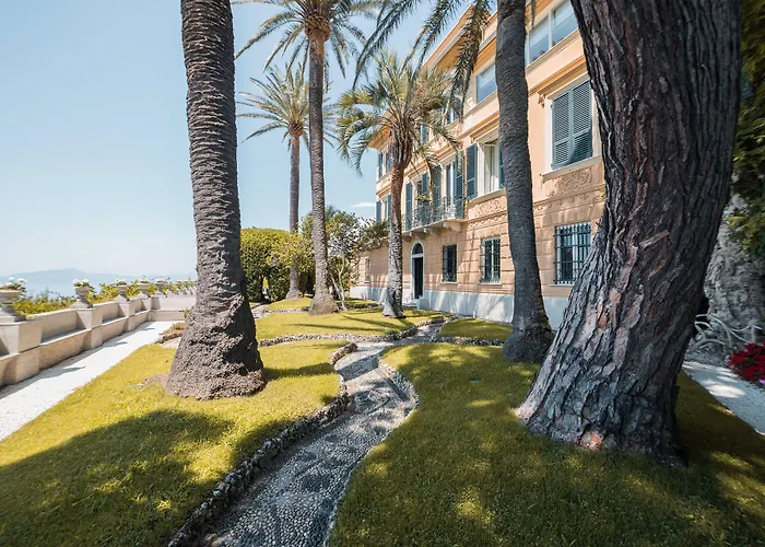 Villa Riviera Resort